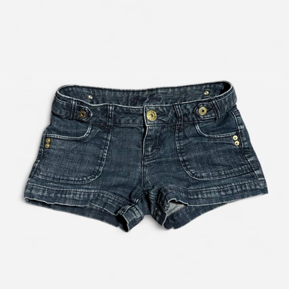 SOLD DO NOT BUY THESE SHORTS
